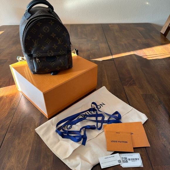 Louis Vuitton Palm Springs PM - Picture 2 of 15